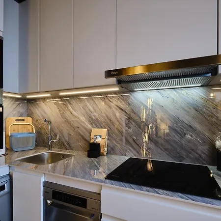 El Amarre - Estilo Nautico En El Puerto Deportivo - Grupo Querbes * Gijon